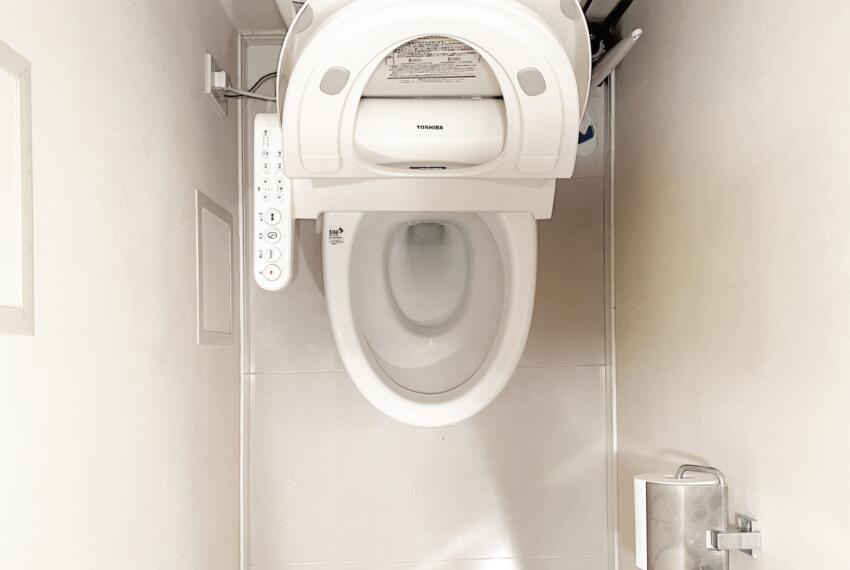【トイレの水漏れではない水浸し】便器に垂れた尿
