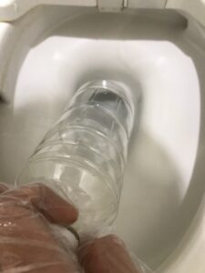 ペットボトルを使ったトイレのつまりとり方法